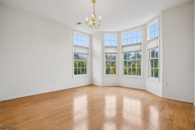 204 Edmonton Ct, Livingston Twp., NJ 07039