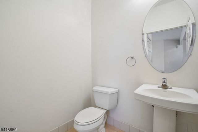 204 Edmonton Ct, Livingston Twp., NJ 07039