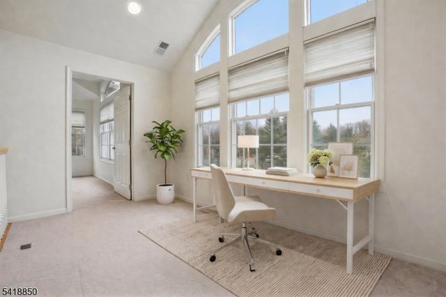 204 Edmonton Ct, Livingston Twp., NJ 07039