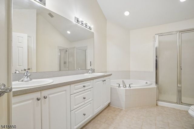 204 Edmonton Ct, Livingston Twp., NJ 07039