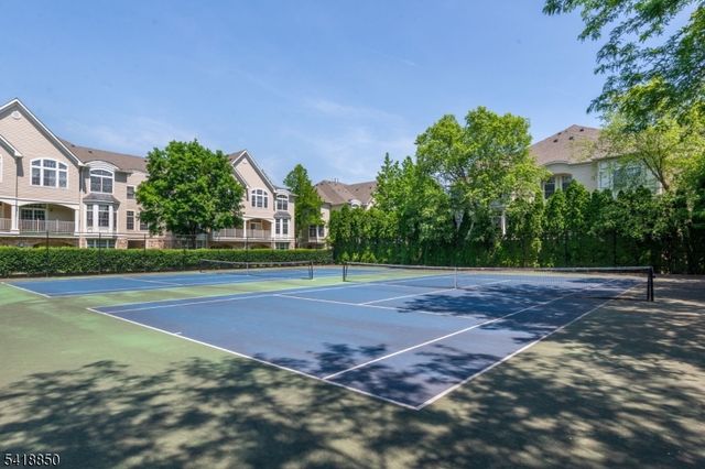 204 Edmonton Ct, Livingston Twp., NJ 07039