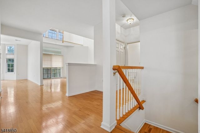 204 Edmonton Ct, Livingston Twp., NJ 07039