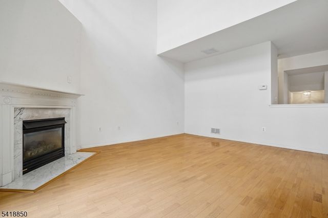 204 Edmonton Ct, Livingston Twp., NJ 07039