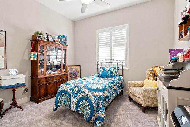 1322 Mossback Dr, Manteca, CA 95337