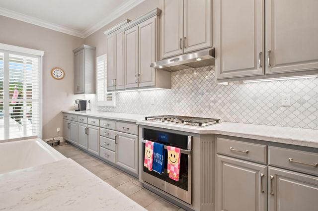 1322 Mossback Dr, Manteca, CA 95337