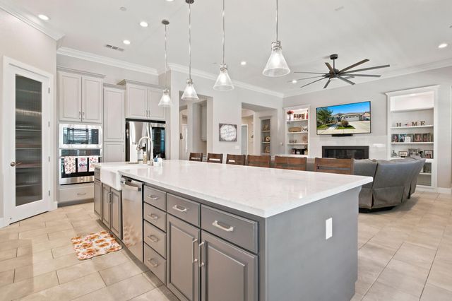 1322 Mossback Dr, Manteca, CA 95337