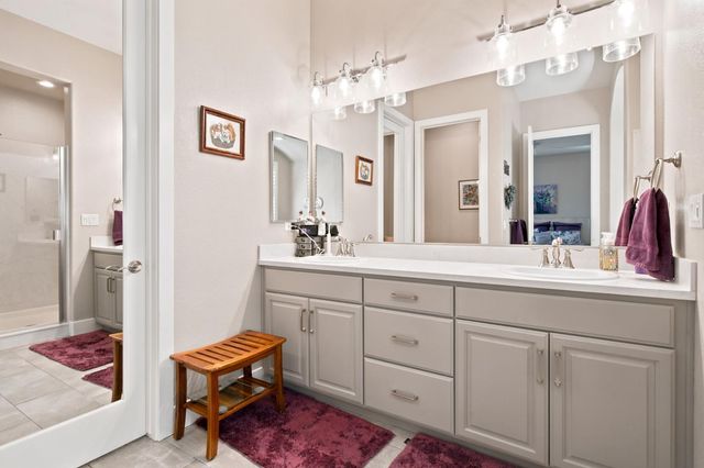 1322 Mossback Dr, Manteca, CA 95337