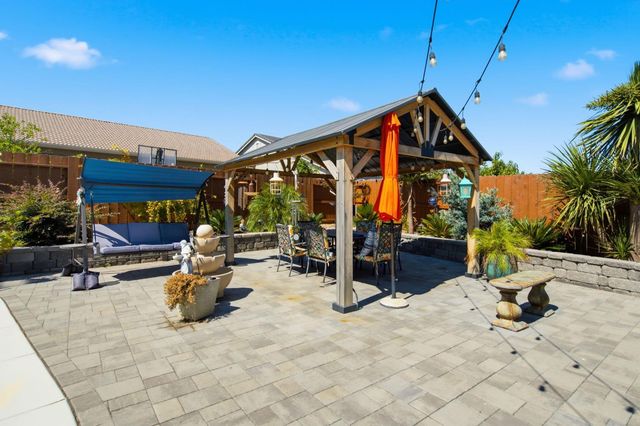 1322 Mossback Dr, Manteca, CA 95337