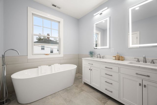 669 Boylston St, Newton, MA 02459