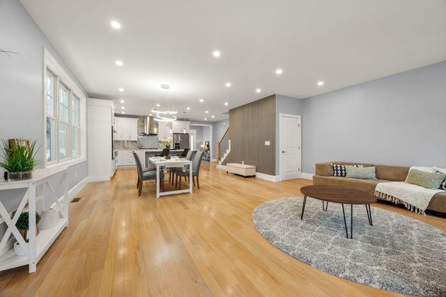 669 Boylston St, Newton, MA 02459