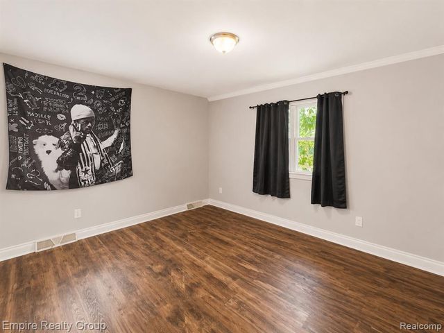 1486 Russ Roy Court, White Lake, MI 48383