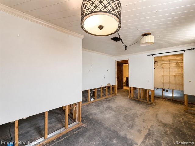 1486 Russ Roy Court, White Lake, MI 48383
