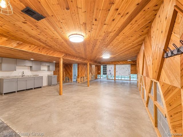 1486 Russ Roy Court, White Lake, MI 48383