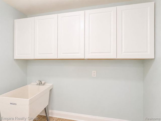 1486 Russ Roy Court, White Lake, MI 48383