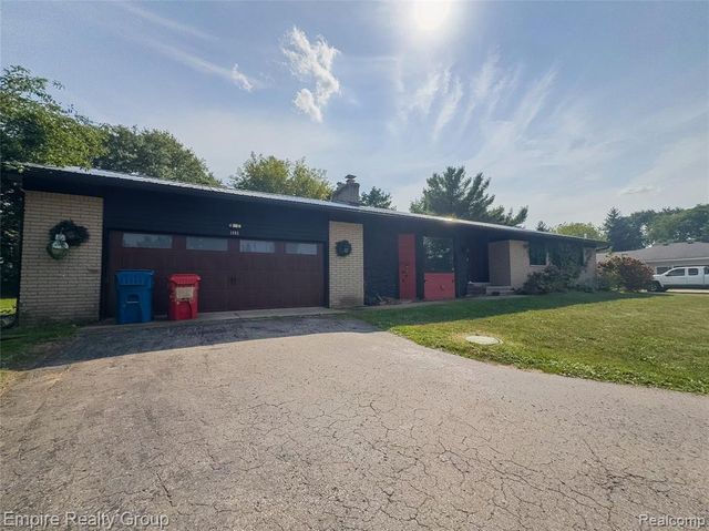 1486 Russ Roy Court, White Lake, MI 48383
