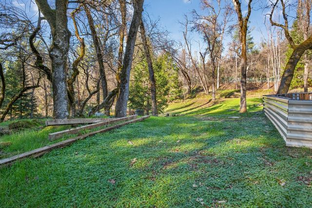 805 Country Rd, Meadow Vista, CA 95722