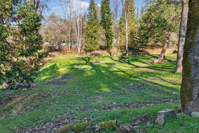 805 Country Rd, Meadow Vista, CA 95722