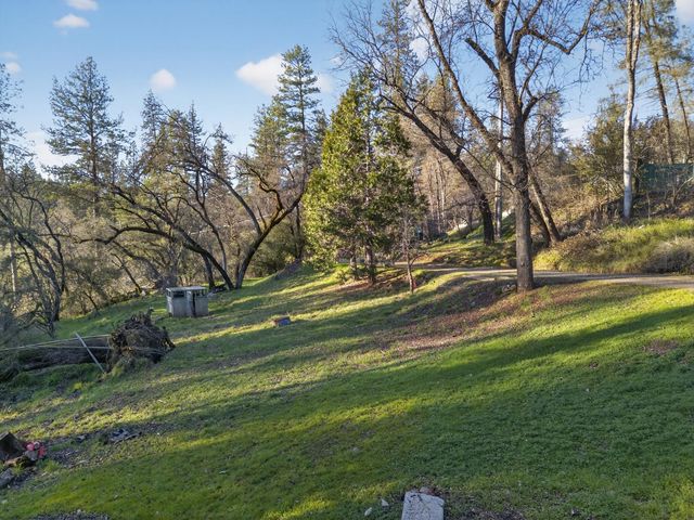 805 Country Rd, Meadow Vista, CA 95722