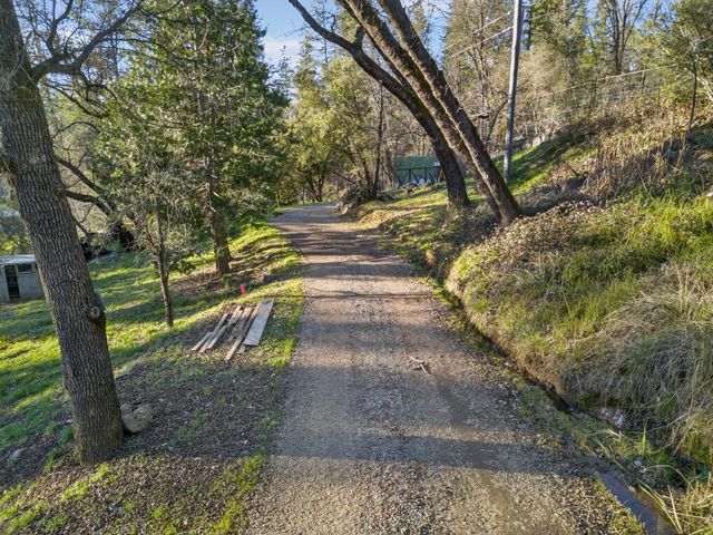 805 Country Rd, Meadow Vista, CA 95722