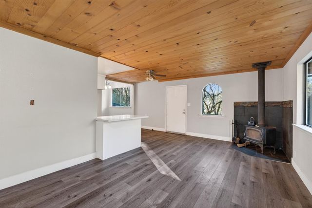 805 Country Rd, Meadow Vista, CA 95722