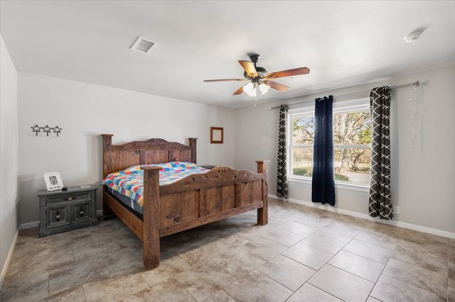 9401 Fm 678, Gainesville, TX 76240