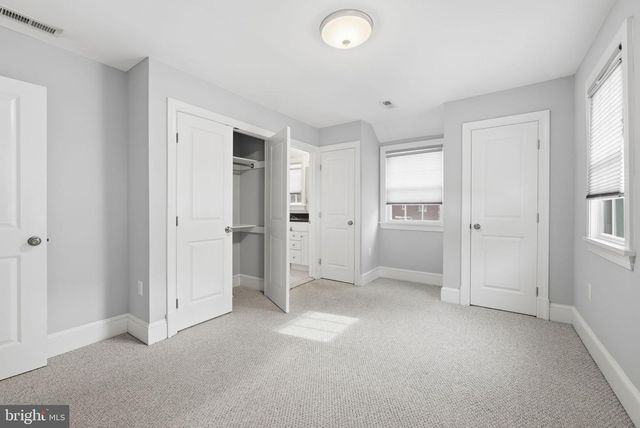 2111 32ND PL SE, Washington, DC 20020