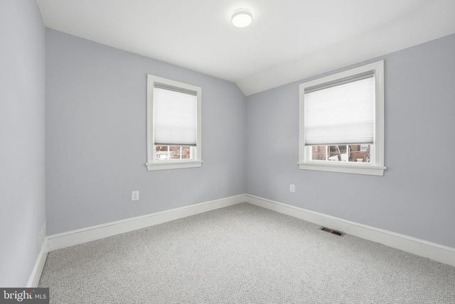 2111 32ND PL SE, Washington, DC 20020