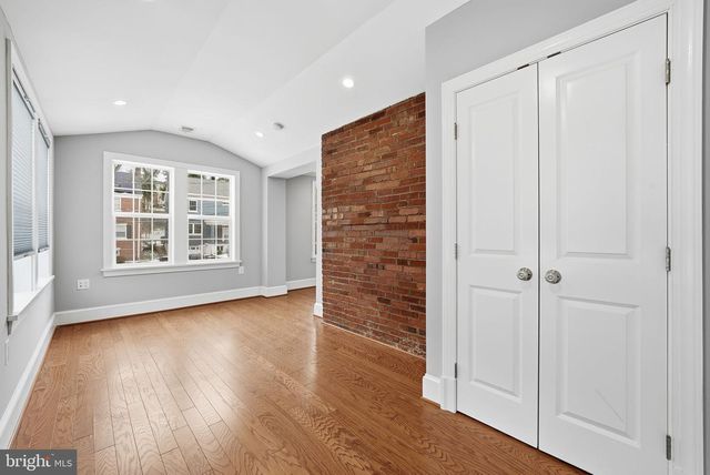 2111 32ND PL SE, Washington, DC 20020