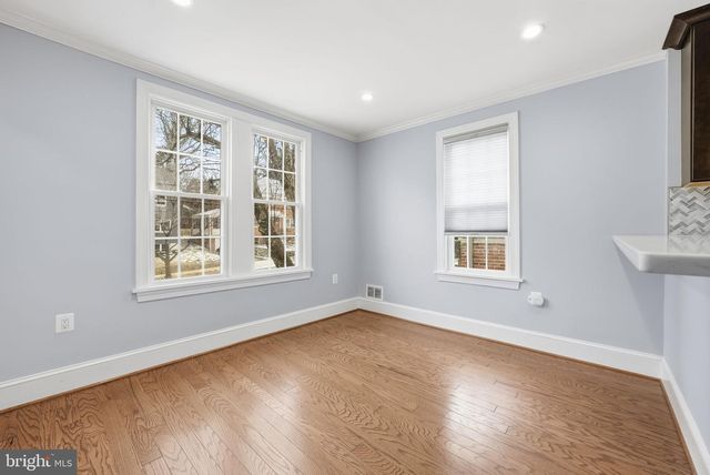 2111 32ND PL SE, Washington, DC 20020