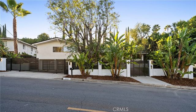 5265 Del Moreno Drive, Woodland Hills, CA 91364