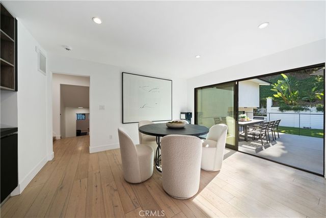 5265 Del Moreno Drive, Woodland Hills, CA 91364