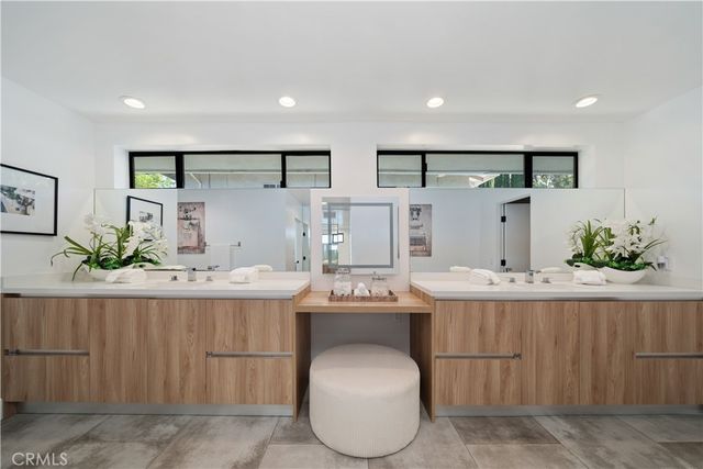 5265 Del Moreno Drive, Woodland Hills, CA 91364
