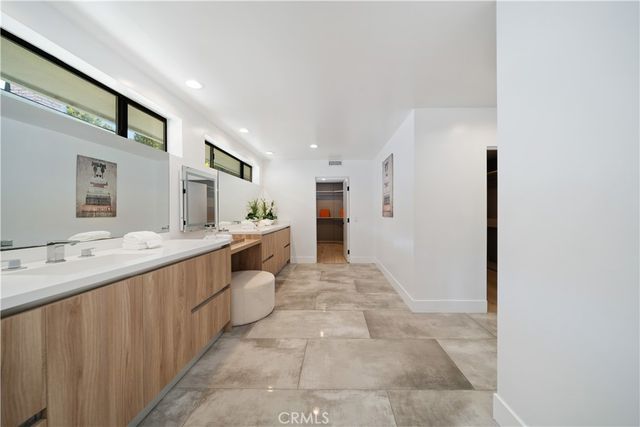 5265 Del Moreno Drive, Woodland Hills, CA 91364