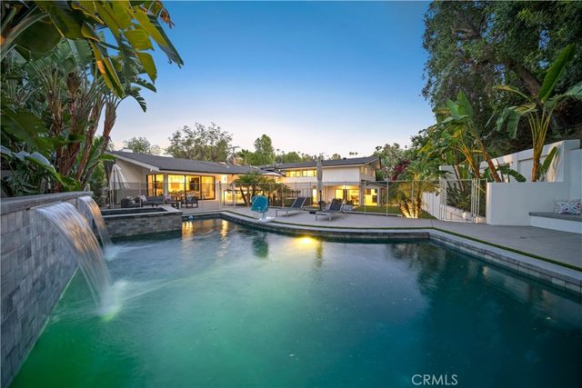 5265 Del Moreno Drive, Woodland Hills, CA 91364