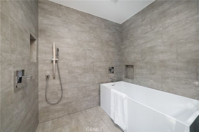 5265 Del Moreno Drive, Woodland Hills, CA 91364
