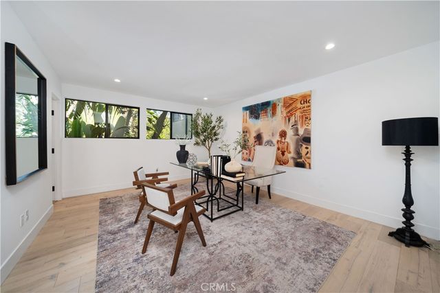 5265 Del Moreno Drive, Woodland Hills, CA 91364