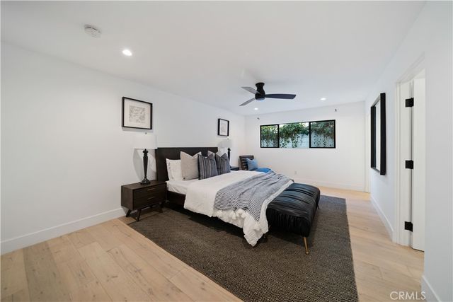 5265 Del Moreno Drive, Woodland Hills, CA 91364
