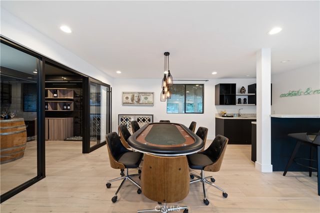 5265 Del Moreno Drive, Woodland Hills, CA 91364