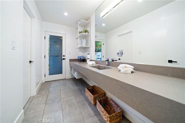 5265 Del Moreno Drive, Woodland Hills, CA 91364