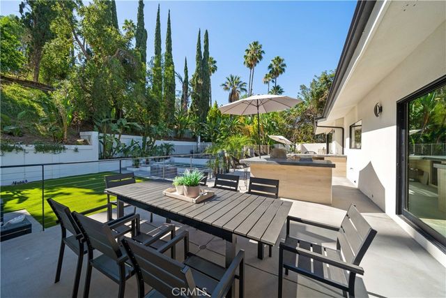 5265 Del Moreno Drive, Woodland Hills, CA 91364