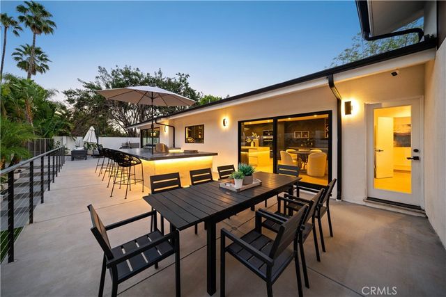 5265 Del Moreno Drive, Woodland Hills, CA 91364