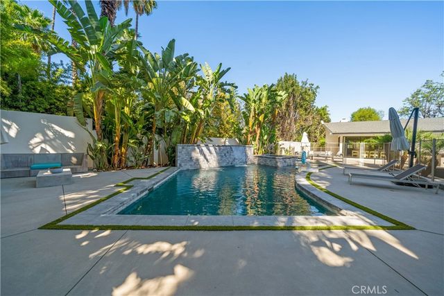5265 Del Moreno Drive, Woodland Hills, CA 91364