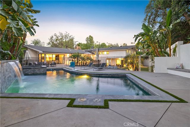 5265 Del Moreno Drive, Woodland Hills, CA 91364