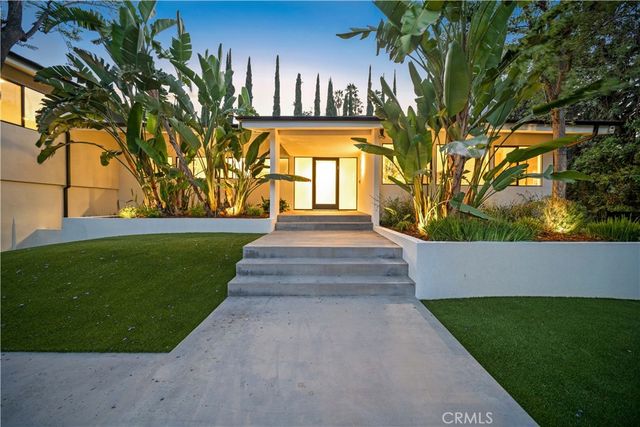 5265 Del Moreno Drive, Woodland Hills, CA 91364