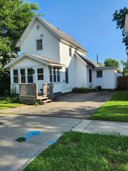 103 E Telegraph Street, Dowagiac City, MI 49047