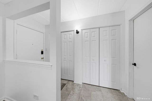 11045 S Theresa Circle 2B, Palos Hills, IL 60465