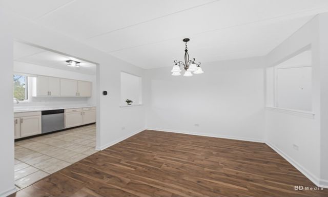11045 S Theresa Circle 2B, Palos Hills, IL 60465