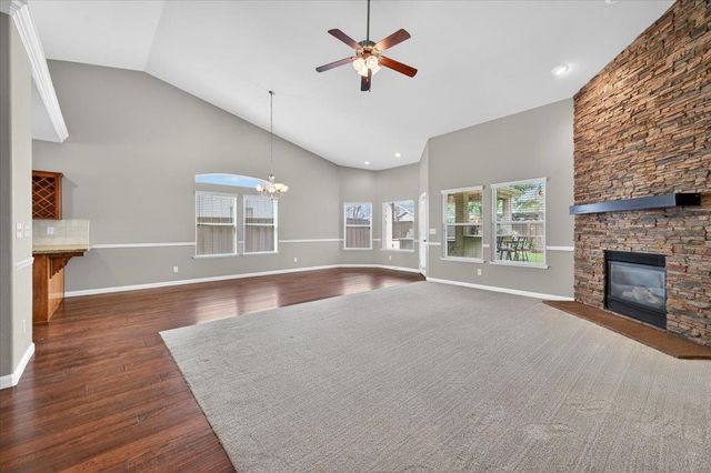 647 Moody Avenue, Clovis, CA 93619