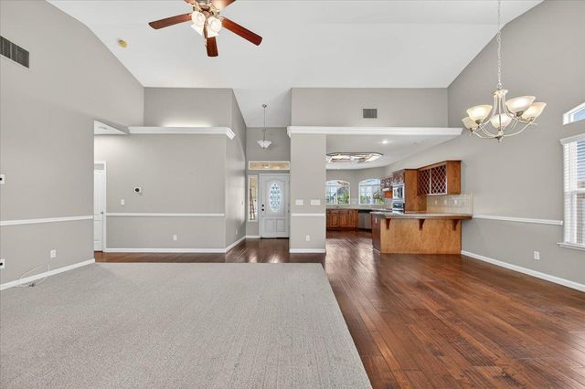 647 Moody Avenue, Clovis, CA 93619