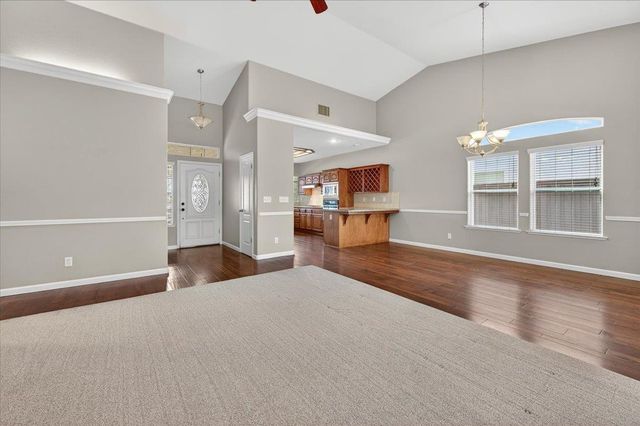 647 Moody Avenue, Clovis, CA 93619